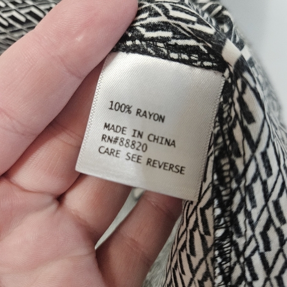 Ava Christine V Neck Tank Top! - Picture 3 of 5